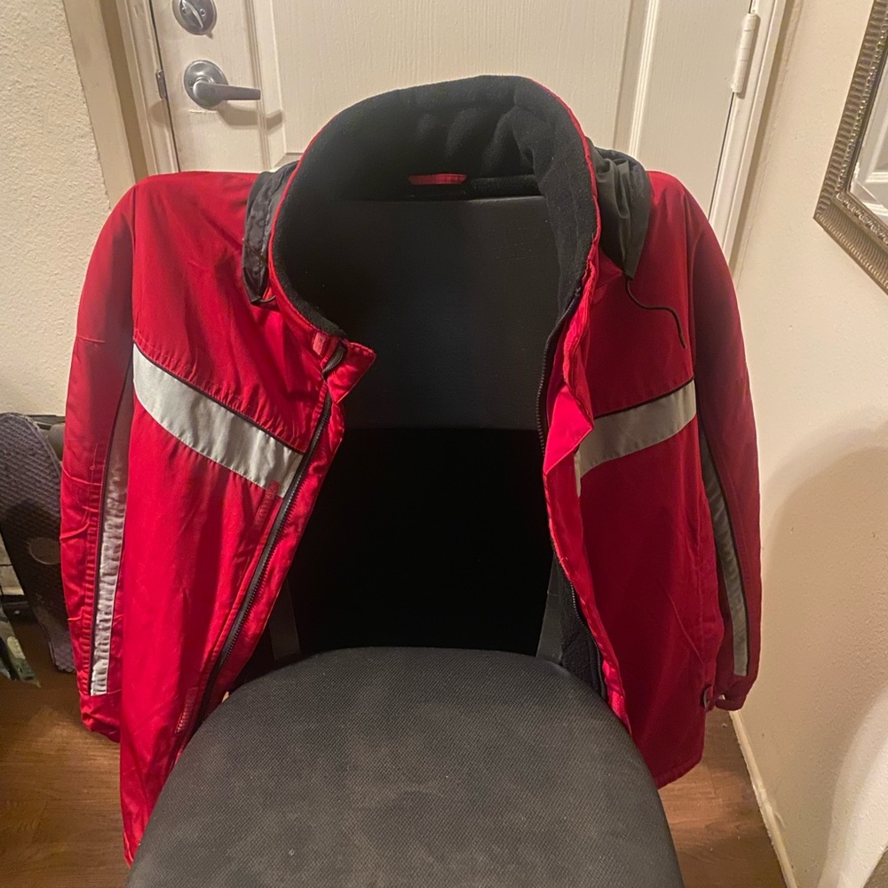 Red Xxl Pacific trail jacket